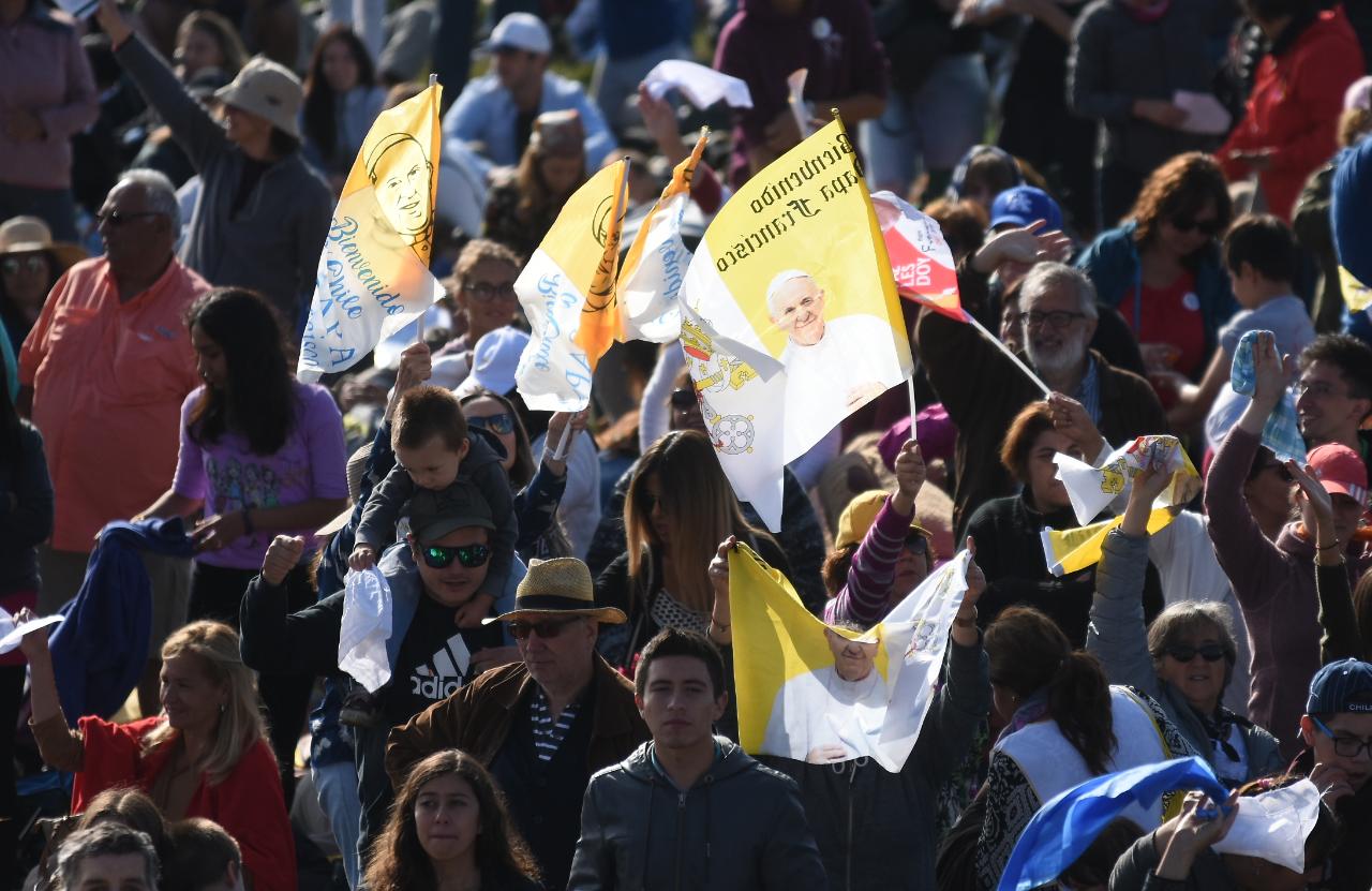 El Papa Francisco encabezó una multitudinaria misa en Santiago. Foto: Lucio Casalla / ElDoce.tv.