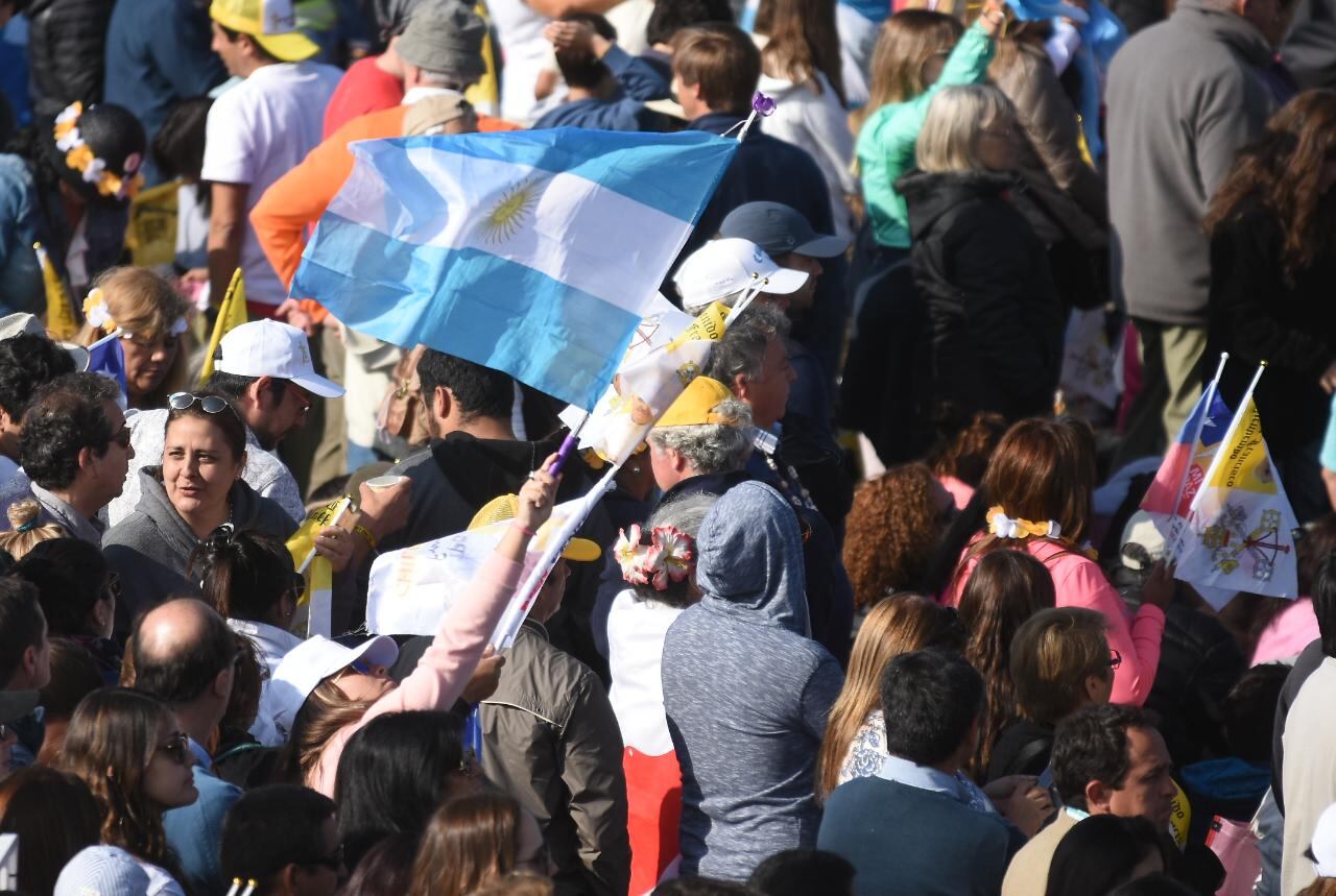 El Papa Francisco encabezó una multitudinaria misa en Santiago. Foto: Lucio Casalla / ElDoce.tv.