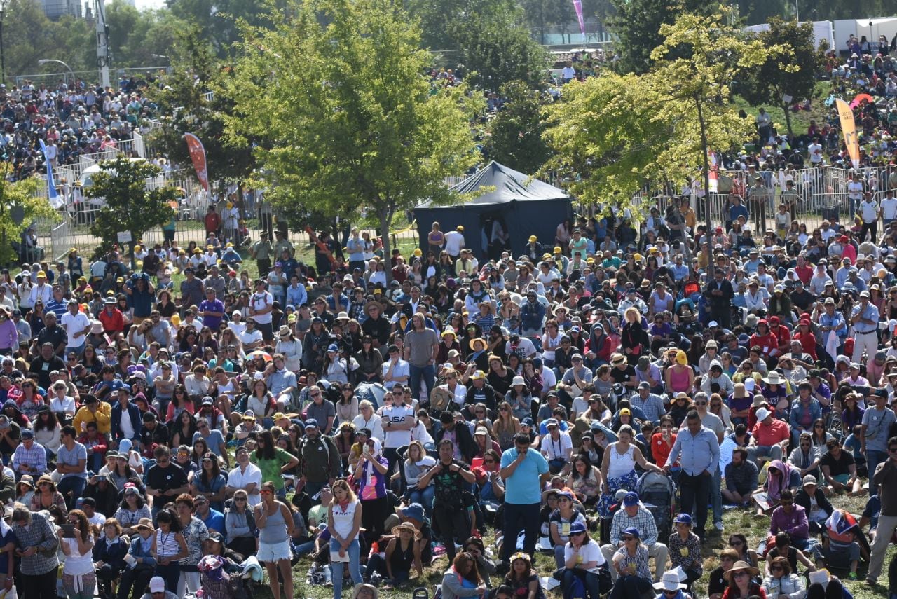 El Papa Francisco encabezó una multitudinaria misa en Santiago. Foto: Lucio Casalla / ElDoce.tv.