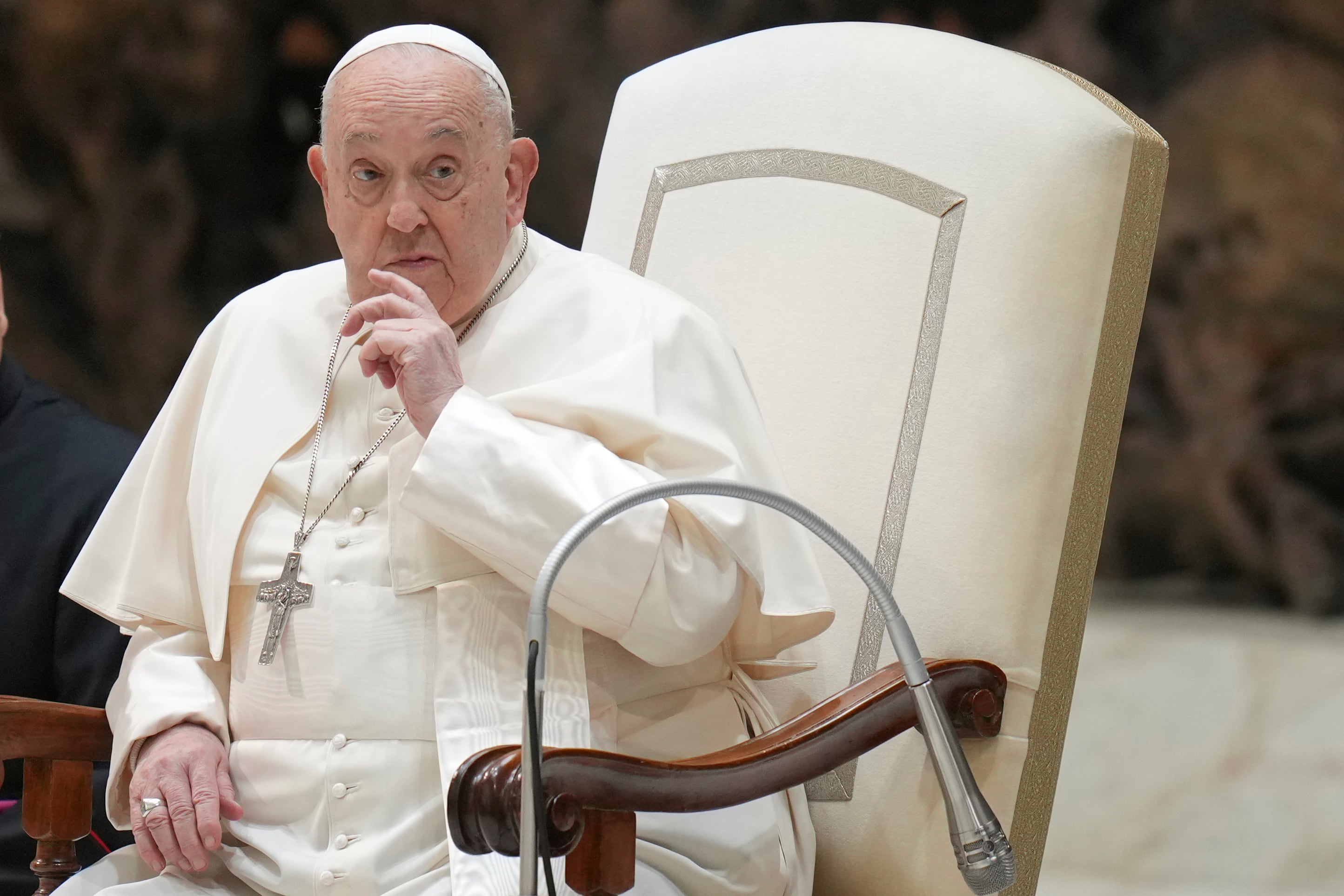 El Papa Francisco presenta un cuadro de neumonía bilateral. (AP Foto/Alessandra Tarantino)