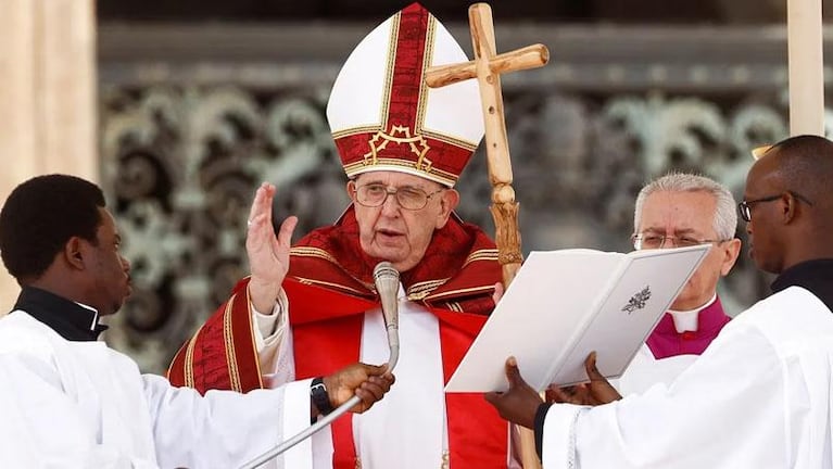 El papa Francisco reapareció en la misa del Domingo de Ramos tras su internación