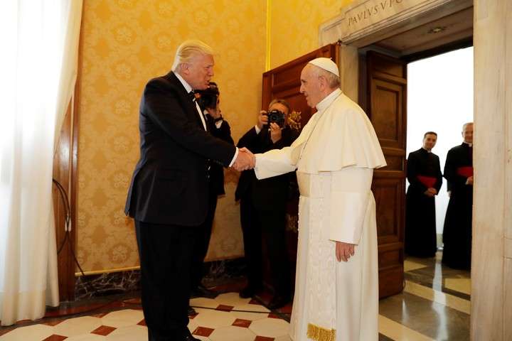 El Papa Francisco recibió a Donald Trump en el Vaticano.