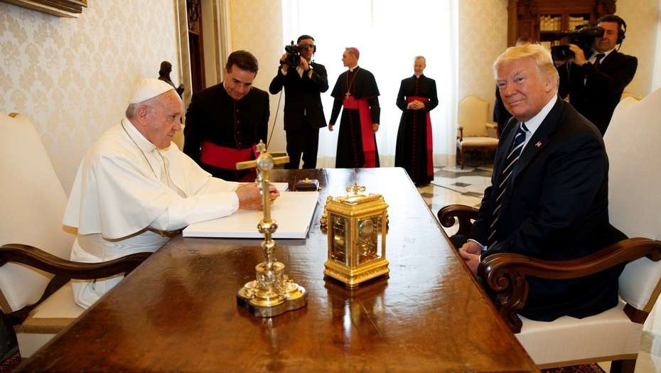 El Papa Francisco recibió a Donald Trump en el Vaticano.