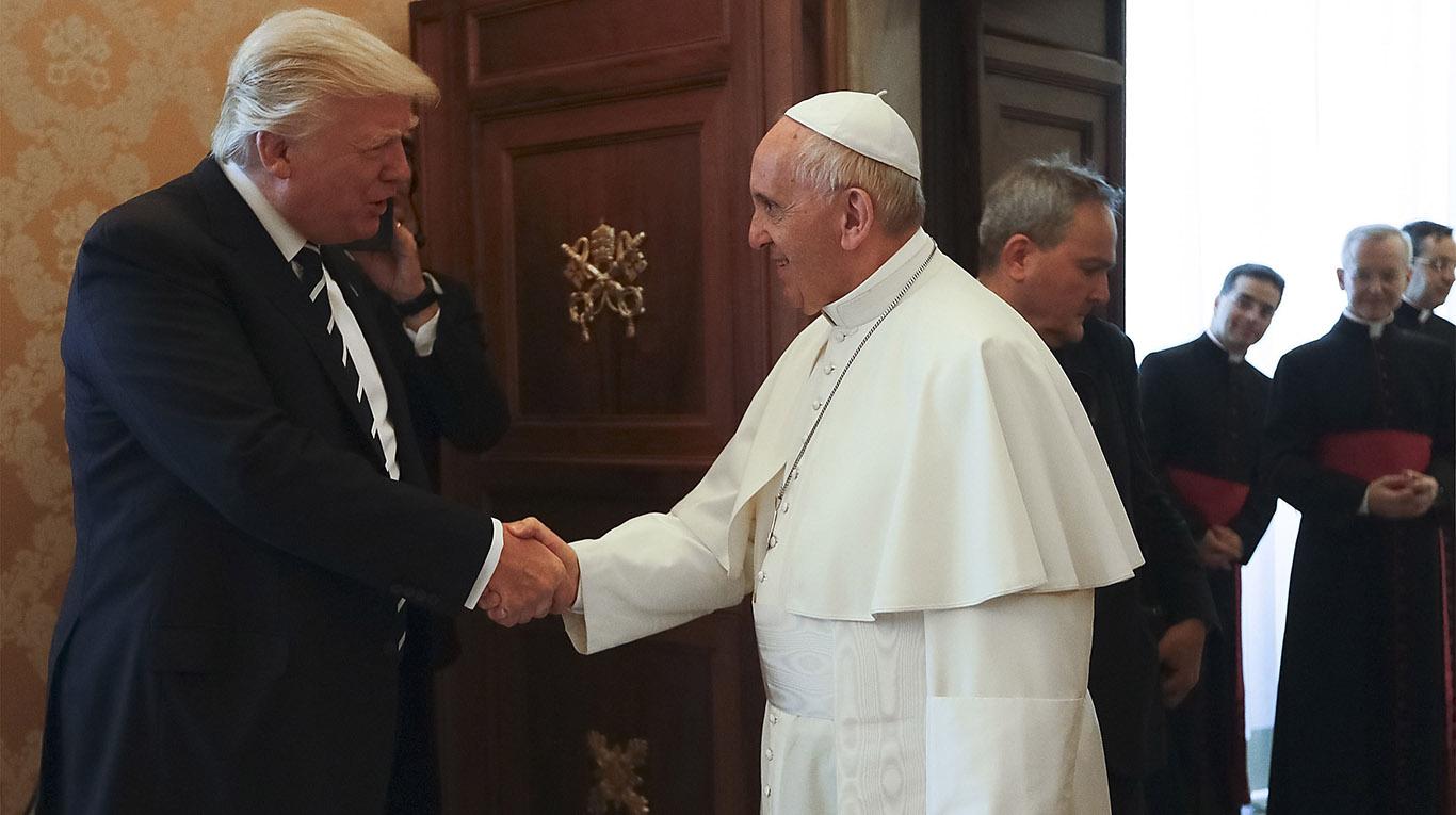 El Papa Francisco recibió a Donald Trump en el Vaticano.