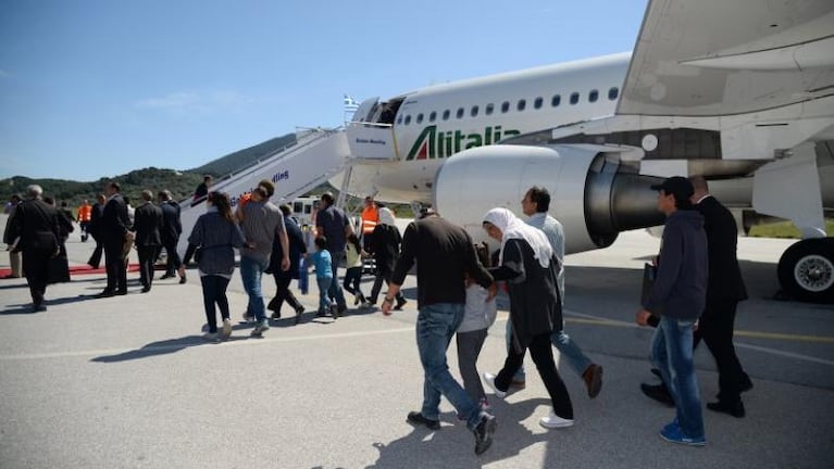  El papa Francisco se llevó a Roma a 12 refugiados sirios