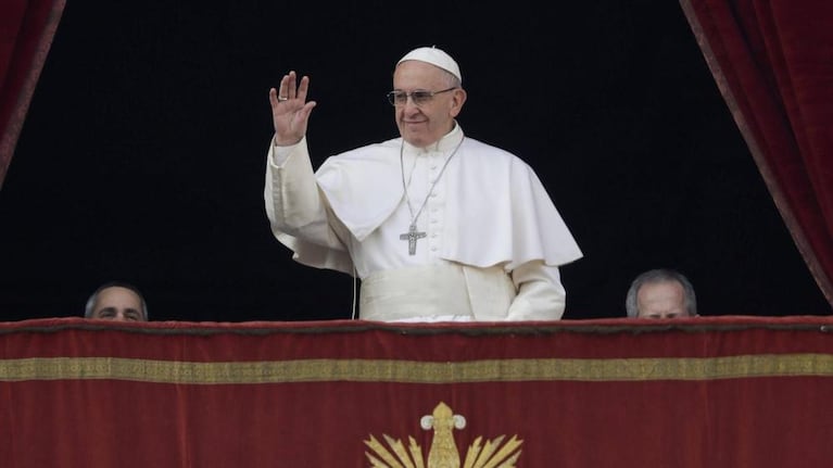 El Papa habló ante una multitud en el Vaticano.