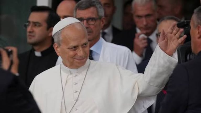 El papa León XIV volvió a mostrarse en público tras su operación y compartió un mensaje de agradecimiento a quienes lo acompañaron en sus oraciones.