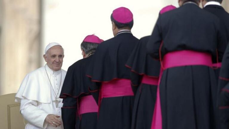El Papa ordenó expulsar a los obispos que encubran a pedófilos