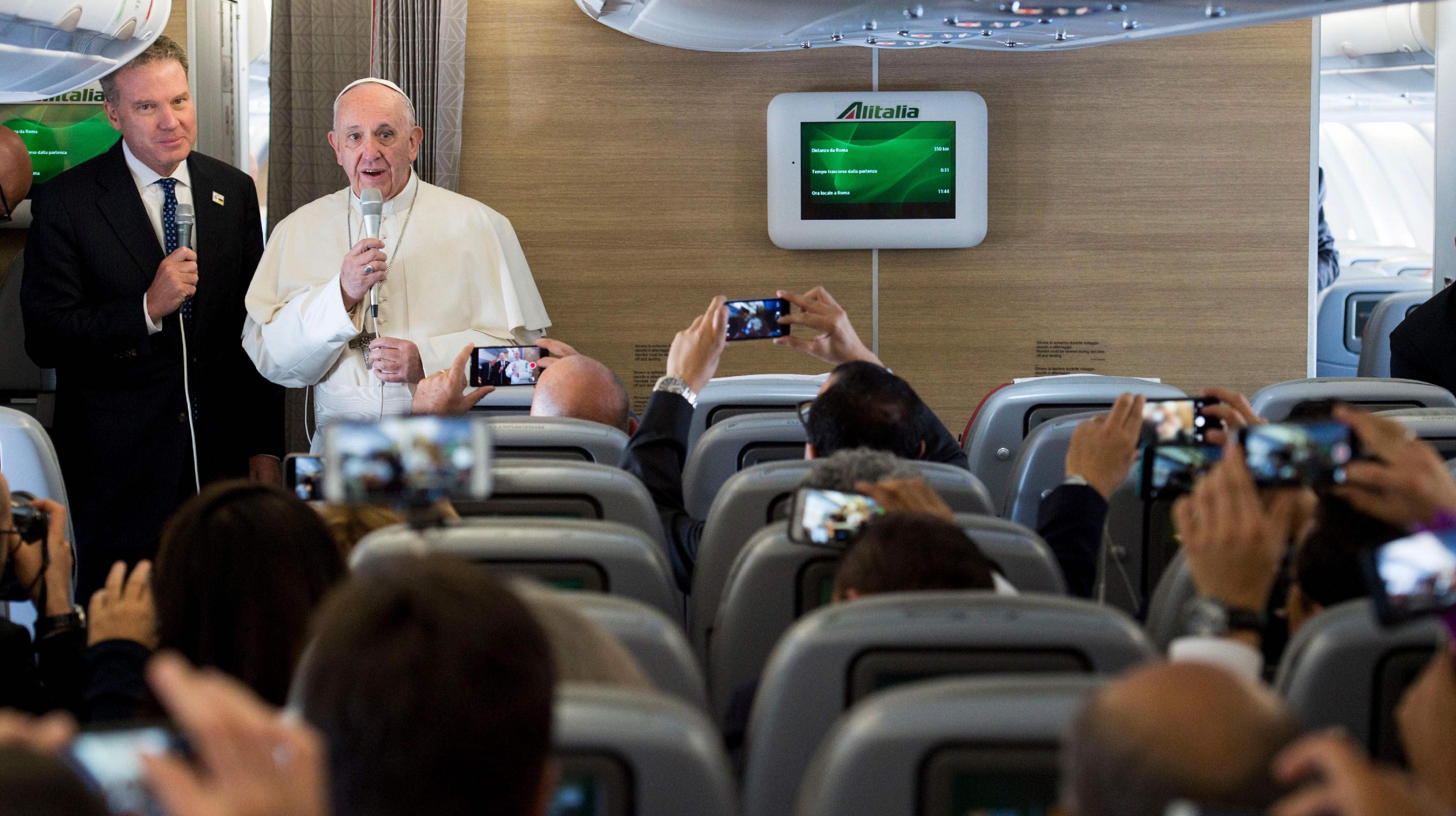 El Papa pidió rezar por Venezuela durante su viaje a Colombia.