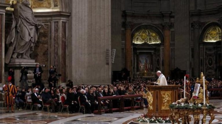 El Papa pidió "trabajos dignos y genuinos" para el 2017