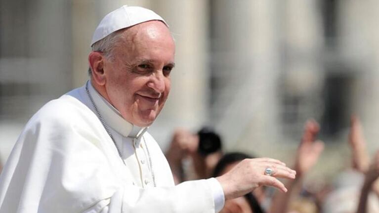 El Papa sigue sorteando los regalos que recibió. Donará las ganancias.
