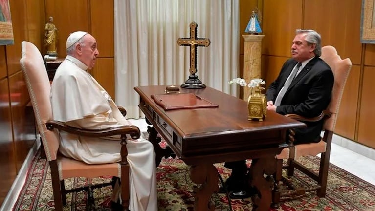 El Papa y Alberto Fernández en una visita del presidente en el Vaticano.