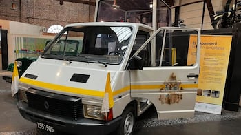 El Papamóvil fue construido en Córdoba para la visita de Juan Pablo II en 1987.