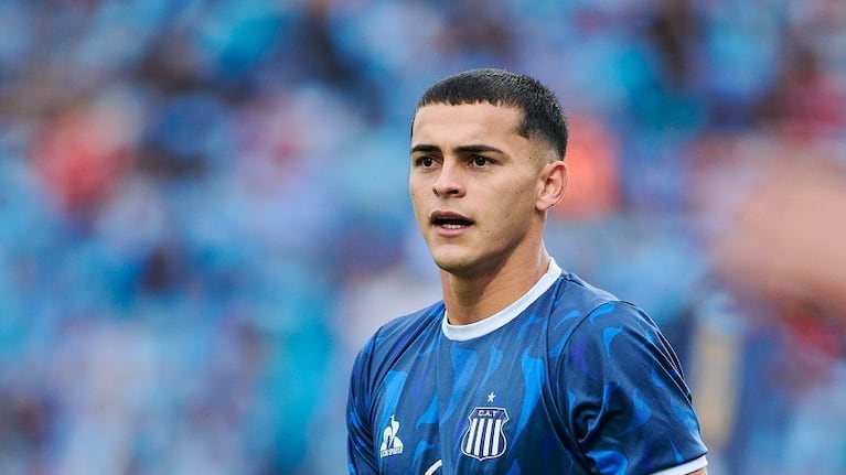 El paraguayo Sosa, con un pie y medio fuera de la T.