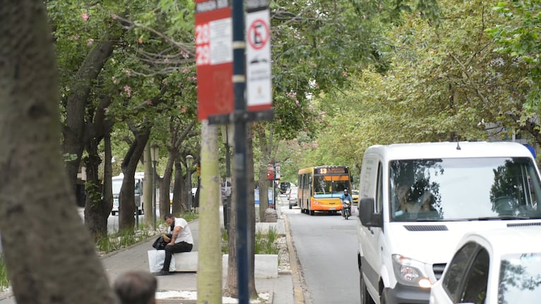 El paro de colectivos está previsto desde el primer minuto de este martes.