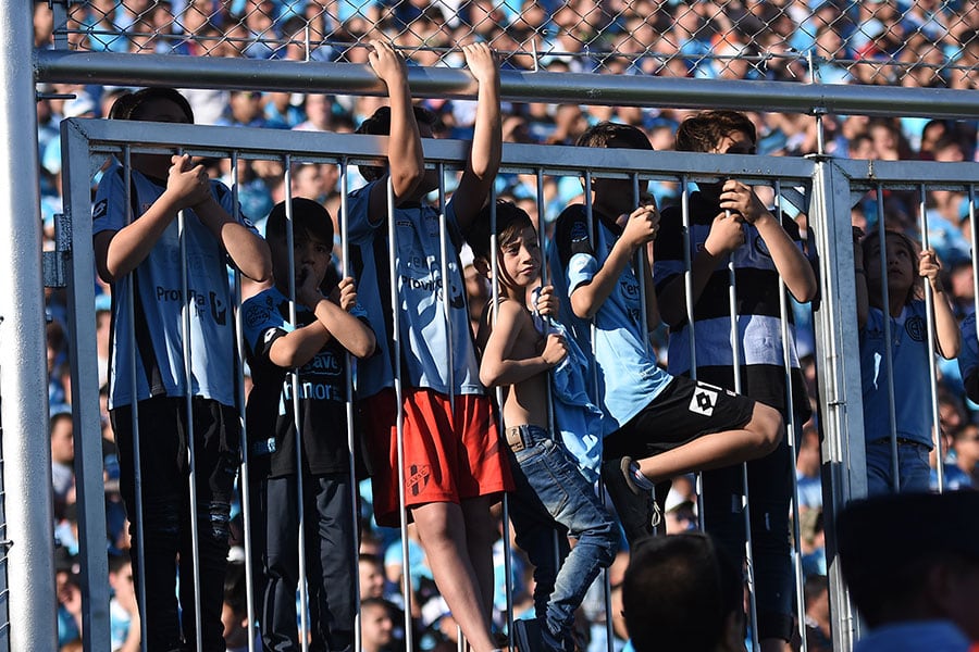 El partido fue luchado pero entretenido. Foto: ElDoce.tv / Lucio Casalla