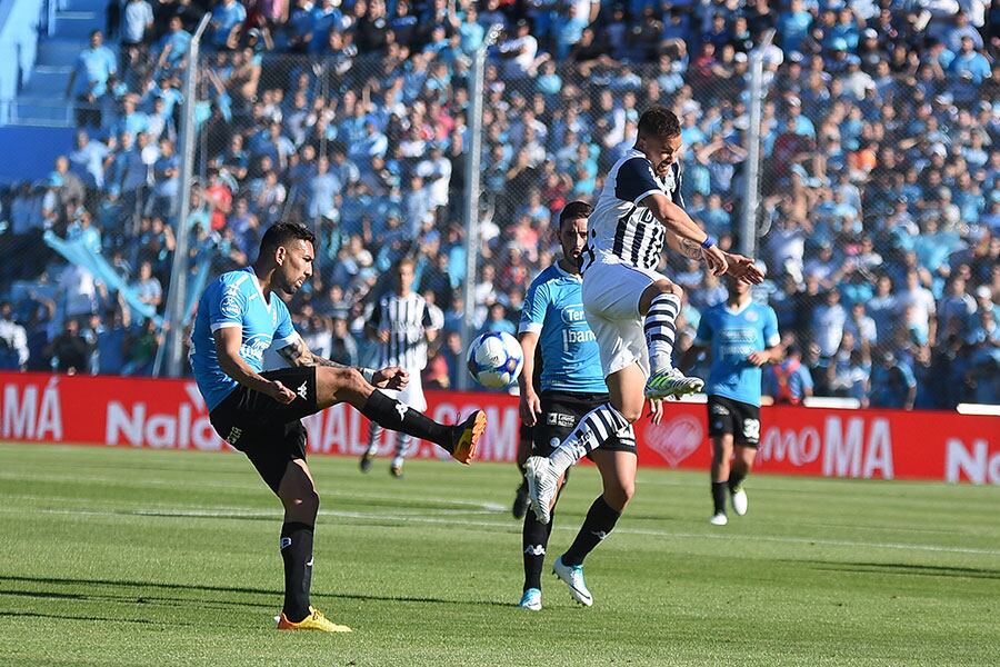 El partido fue luchado pero entretenido. Foto: ElDoce.tv / Lucio Casalla