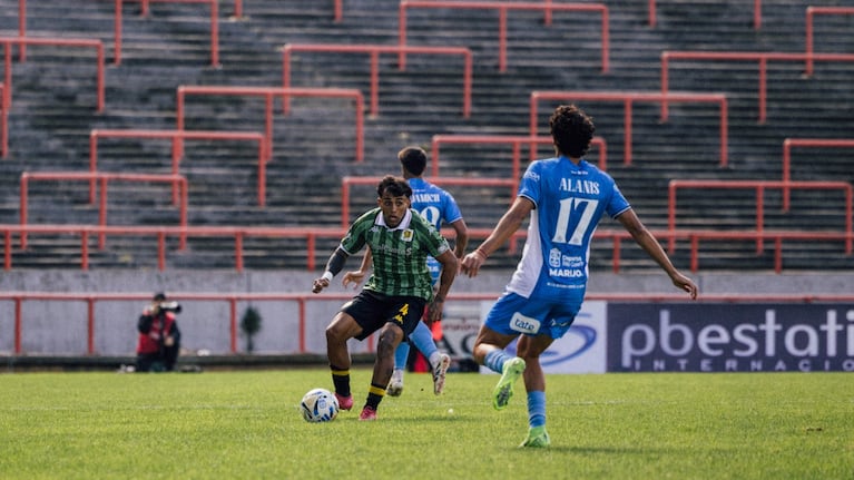 El partido se juega en Mar del Plata con Aldosivi de local.