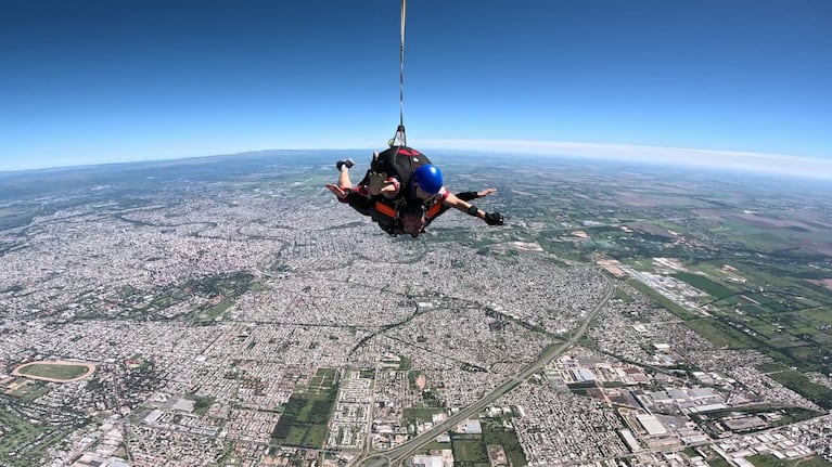 El periodista de El Doce Juan Pablo Lavisse y un salto para vencer los miedos.