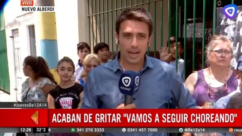 El periodista y los vecinos no podían creer lo que acababa de suceder.