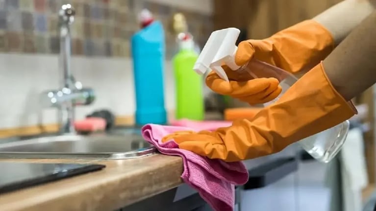 El personal doméstico recibirá un leve aumento de sueldo a cobrar en septiembre.