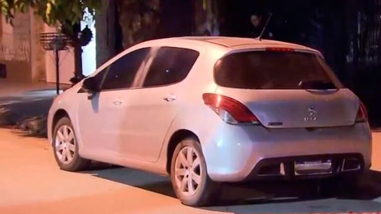 El Peugeot estaba estacionado en la calle. / Foto: Captura de TV
