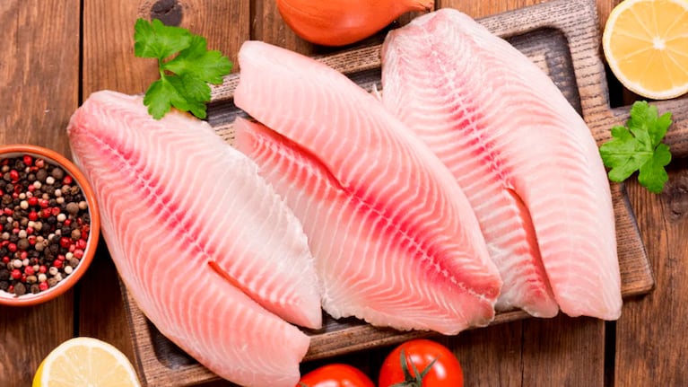 El pez tilapia vive en agua dulce.