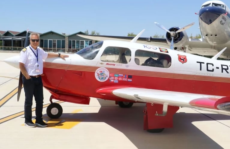 El piloto soñaba con dar la vuelta al mundo.
