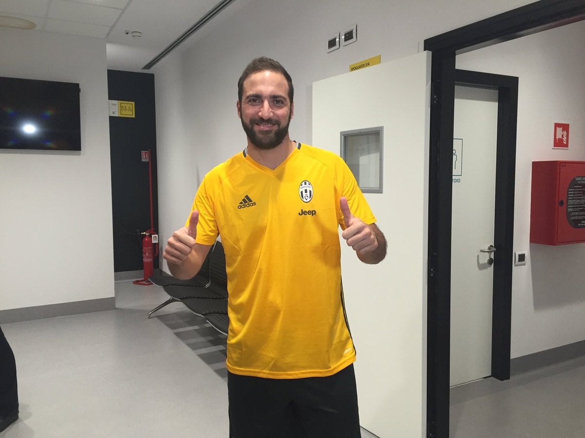 El Pipita Higuaín fue recibido como ídolo en Juventus.