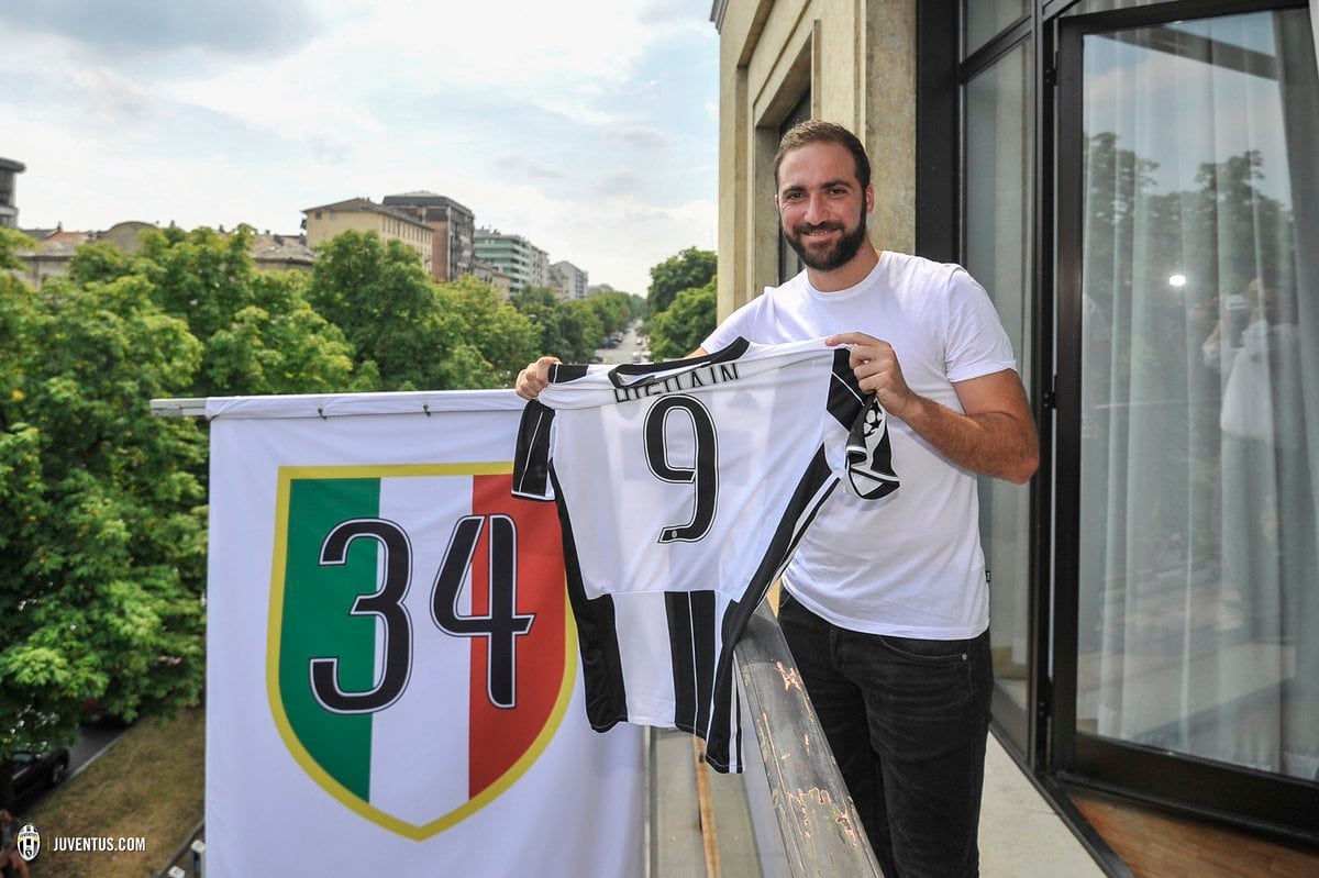 El Pipita Higuaín fue recibido como ídolo en Juventus.