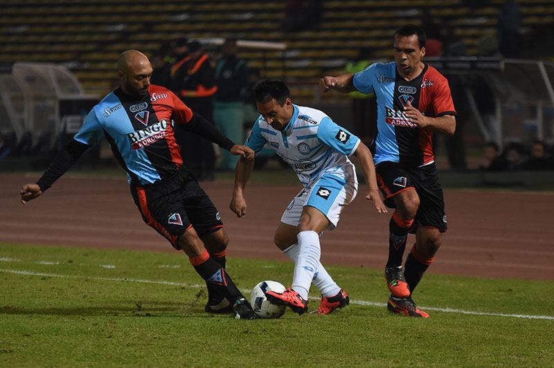 El Pirata abrió la temporada ante Brown de Adrogué. Foto: Lucio Casalla / ElDoce.tv