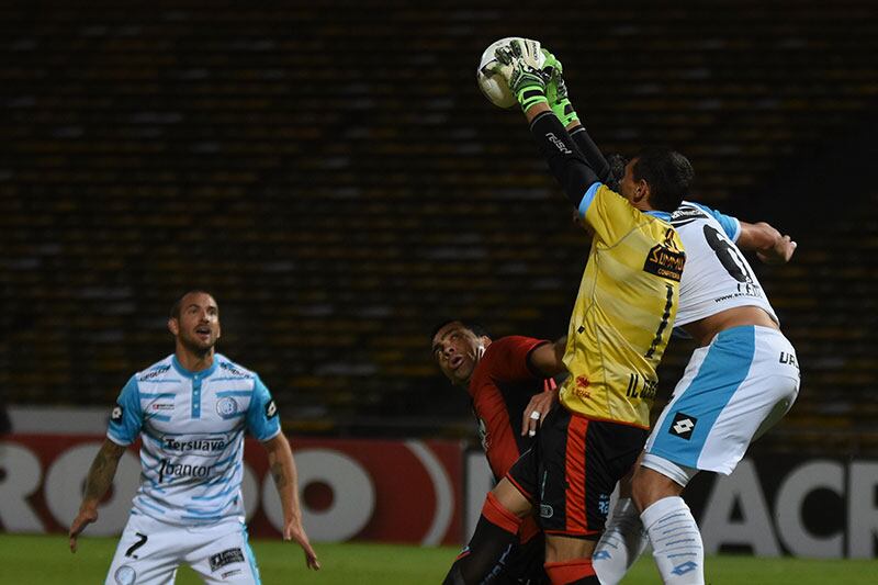 El Pirata abrió la temporada ante Brown de Adrogué. Foto: Lucio Casalla / ElDoce.tv