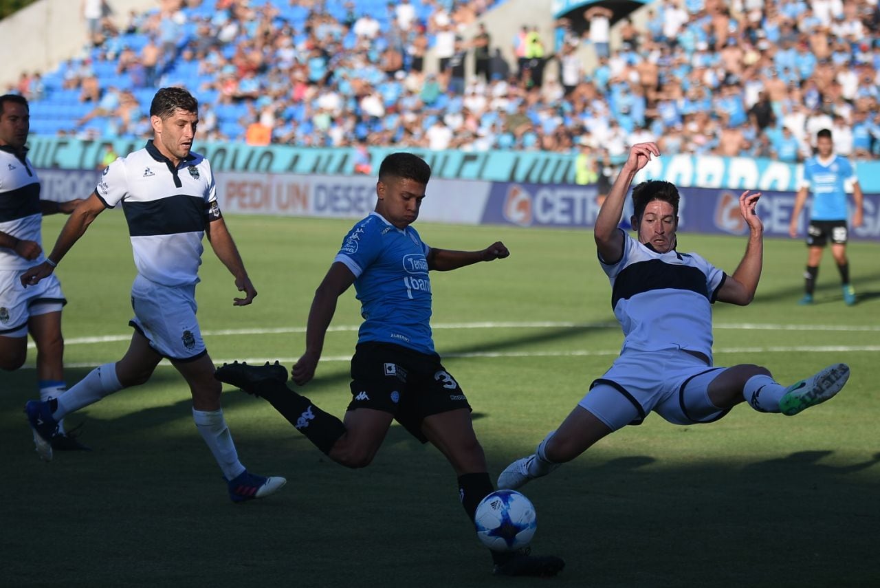 El Pirata fue más y festejó un merecido 2-0. Foto: Lucio Casalla / ElDoce.tv.