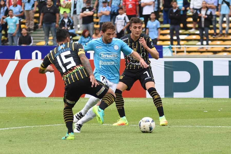 El Pirata recibió al equipo bahiense con mayoría de suplentes. Foto: Lucio Casalla / ElDoce.tv