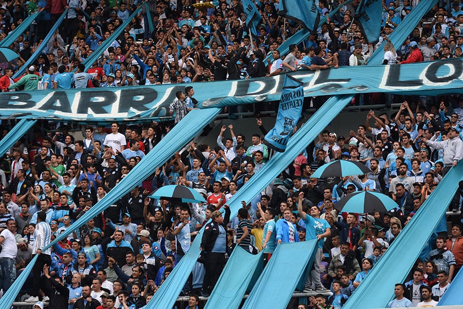 El Pirata recibió al equipo bahiense con mayoría de suplentes. Foto: Lucio Casalla / ElDoce.tv