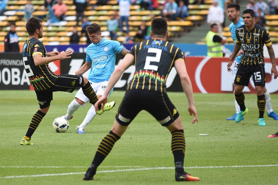 El Pirata recibió al equipo bahiense con mayoría de suplentes. Foto: Lucio Casalla / ElDoce.tv