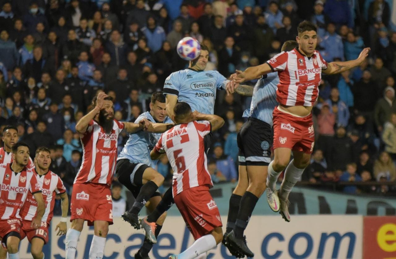 El Pirata venció 1-0 a la Gloria en Alberdi. Fotos: Lucio Casalla/ElDoce.