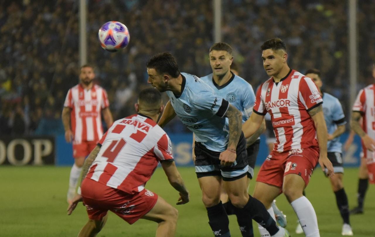 El Pirata venció 1-0 a la Gloria en Alberdi. Fotos: Lucio Casalla/ElDoce.