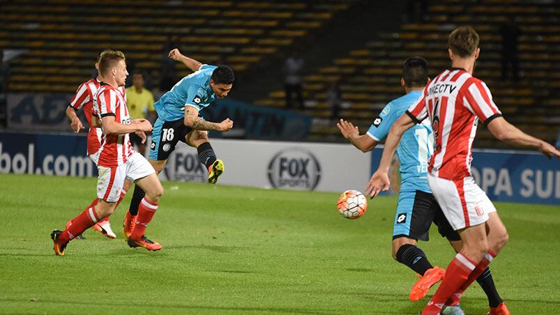 El Pirata y el Pincha, en la revancha de la segunda fase de la Sudamericana. Foto: Lucio Casalla / ElDoce.tv.