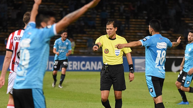 El Pirata y el Pincha, en la revancha de la segunda fase de la Sudamericana. Foto: Lucio Casalla / ElDoce.tv.