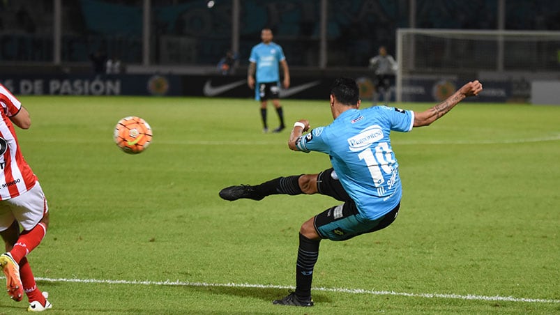 El Pirata y el Pincha, en la revancha de la segunda fase de la Sudamericana. Foto: Lucio Casalla / ElDoce.tv.