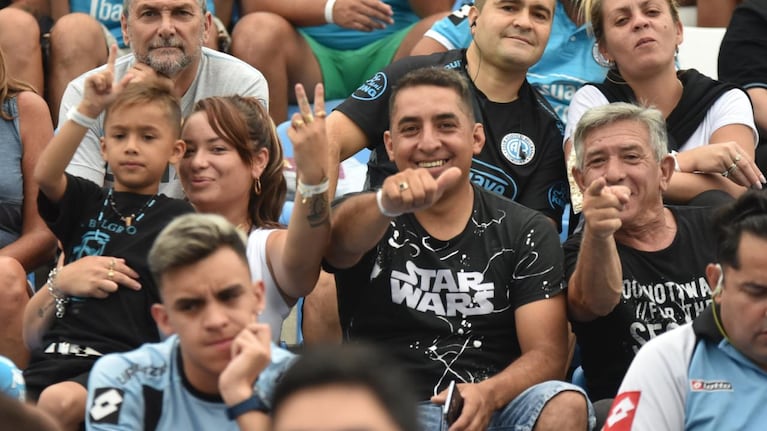 El Pirata y un duelo clave en Alberdi. Foto: Lucio Casalla / ElDoce.tv.
