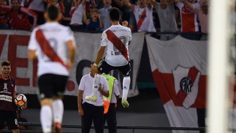 El Pity Martínez festeja su gol, el segundo de River ante Emelec. Foto: River.