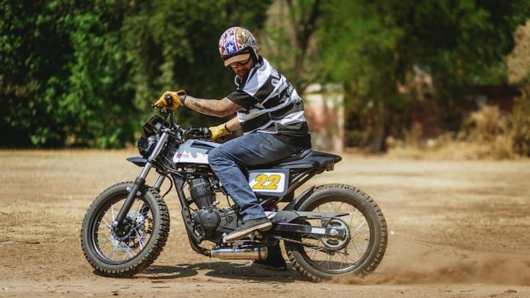 El Plan: cocinando un guiso y probando una moto con Pacorro