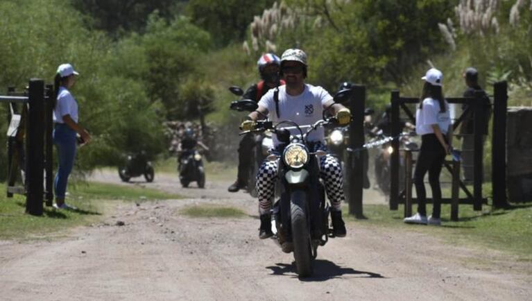 El Plan: una caravana de motos fue a Candonga a probar los ñoquis del 29