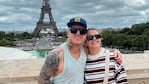 El Polaco y su hija Sol con la Torre Eiffel de fondo. 