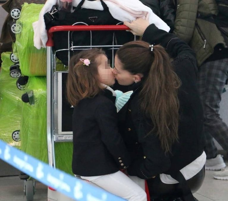 El polémico beso de Benjamín Vicuña a Rufina, la hija de la China Suárez y Nicolás Cabré