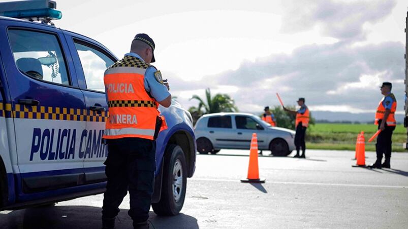 El policía sigue trabajando para la Policía de Córdoba. 