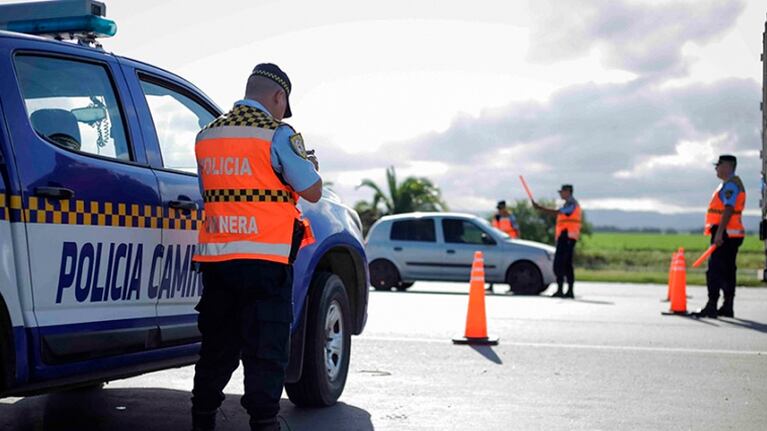 El policía sigue trabajando para la Policía de Córdoba.