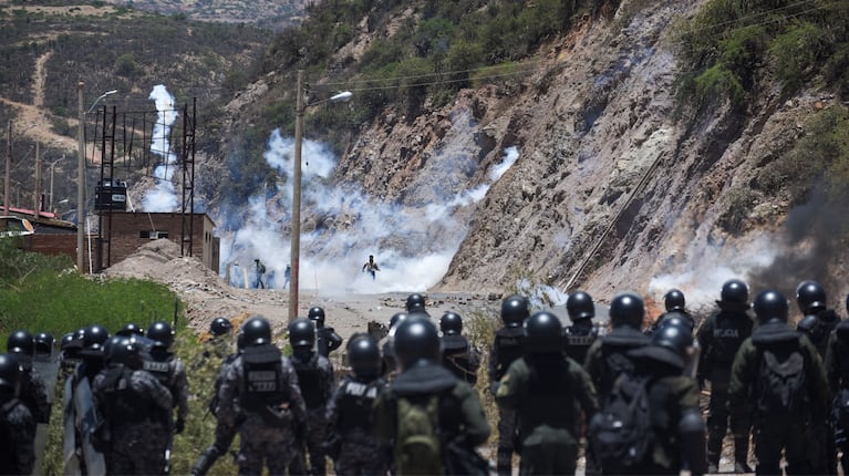 El presidente de Bolivia denunció la toma de un regimiento militar por parte de militantes de Evo Morales. (Foto: REUTERS/Claudia Morales)